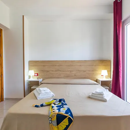 Calabrisella Otel 3*